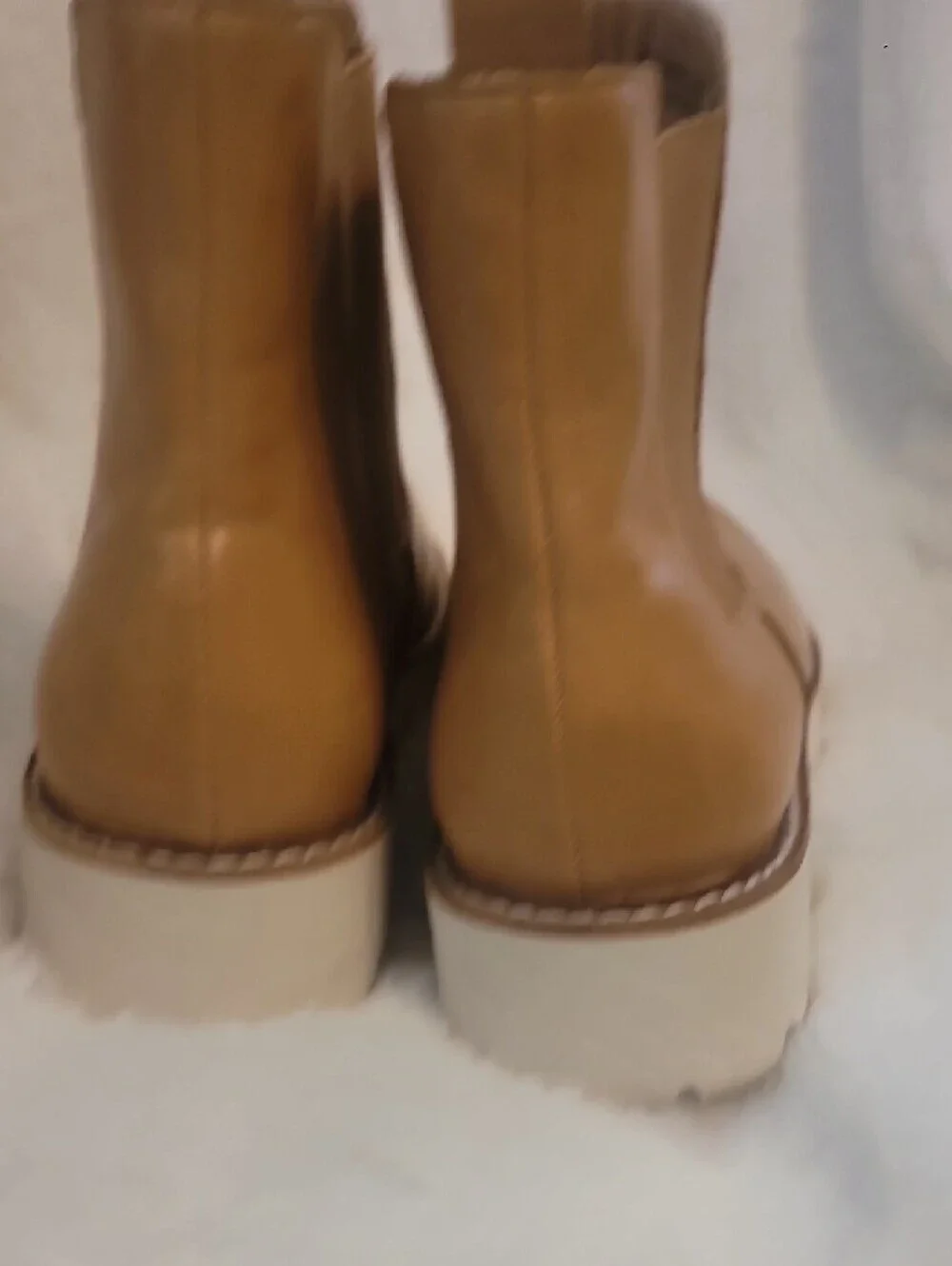 Oasis Society stylish tan